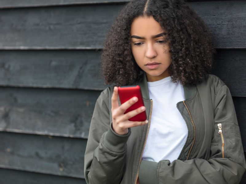 O Impacto das redes sociais na autoestima dos adolescentes